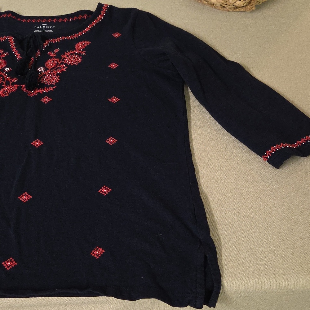 Embroidered Black and Red Women's Top Talbots Size Large 100 Cotton - Picture 2 of 6